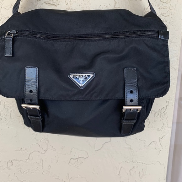❤️HP❤️ PRADA AUTHENTIC messenger bag - Picture 2 of 13